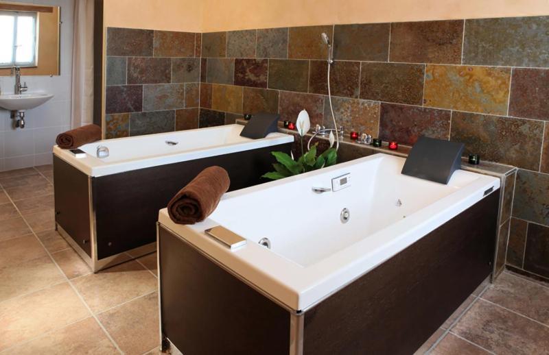 Domaine Saint-Roch Hotel Spa Salzuit Exteriör bild